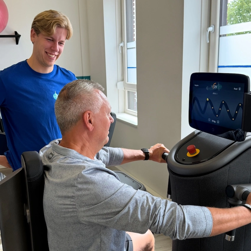 EGYM-Fysio-Almelo-begeleid-trainen
